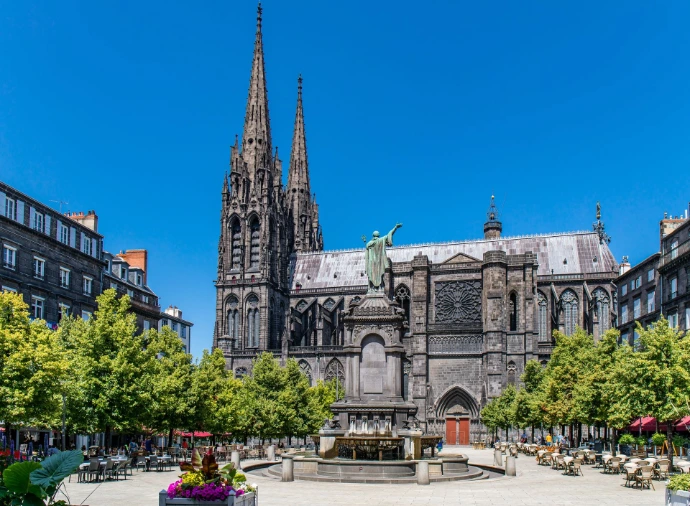 Clermont-Ferrand cathedral, home to an ESDAC campus