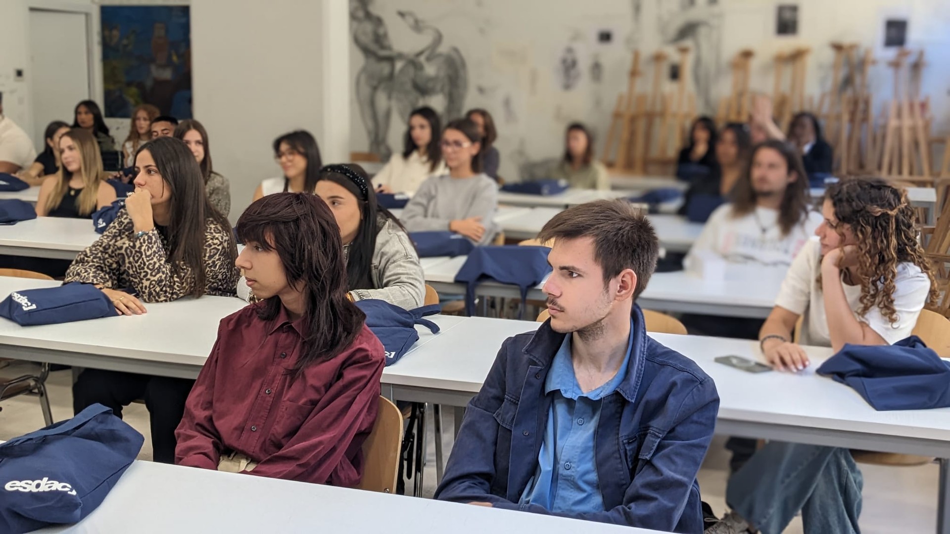 L’ESDAC souhaite à tous/toutes ses étudiant.e.s une excellente rentrée 2024 !